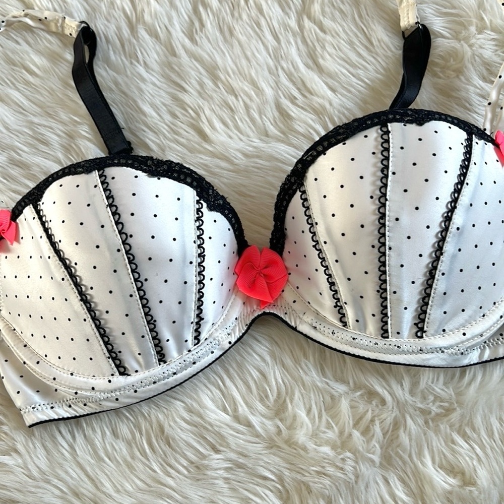 Victoria’s Secret Sexy Little Things Bra